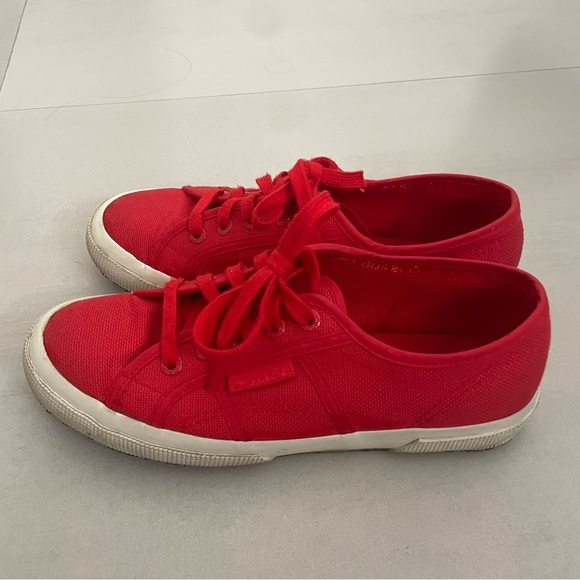 Red Superga sneakers - Picture 2 of 4